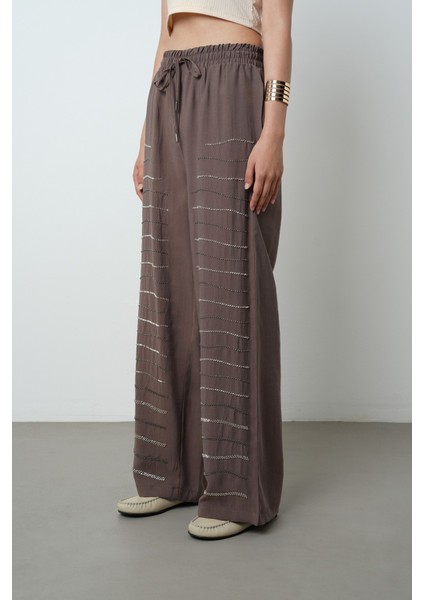 Kadın Yatay Şerit Taş Işlemeli Düz Renk Beli Lastikli Bol Paça Pantolon modelleri