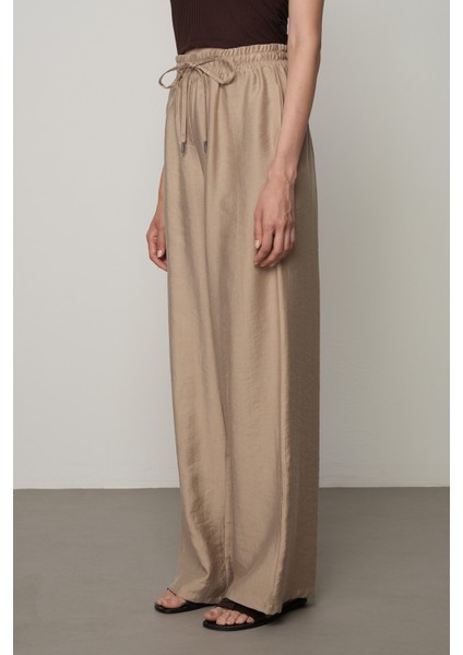 Kadın Düz Renk Beli Lastikli Bol Paça Pantolon modelleri