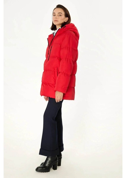 İçi Astarlı Su ve Rüzgar Geçirmez Cepli Kapüşonlu Kadın Mont indirimleri