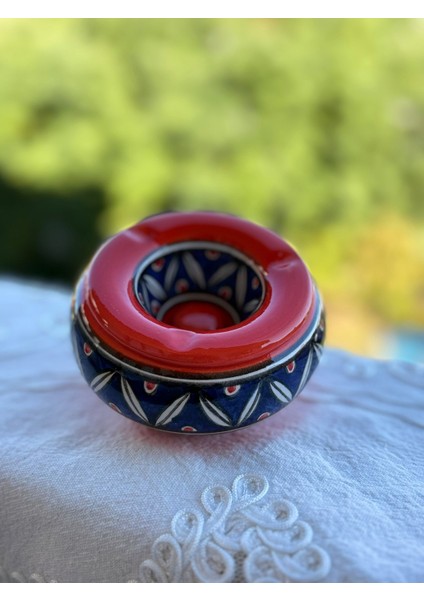 El Yapımı Seramik Kapaklı Küllük