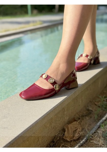 Gina Kadın Küt Burun Tokalı Ayakkabı Modern ve Şık Detaylı Büyük Numara fırsatları