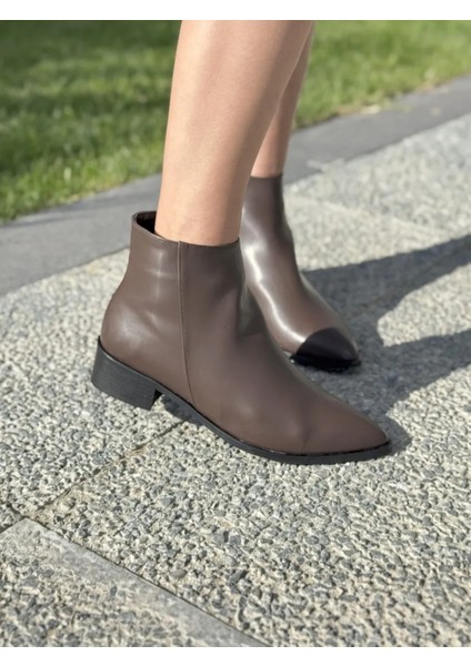 Arvella Sivri Burun Ahşap Ökçeli Kadın Bot Şehir Stil ve Konfor fırsatları