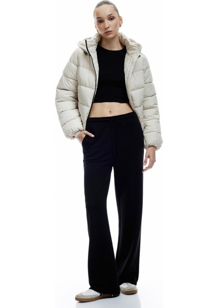 Kapüşonlu Uzun Kollu Içi Suni Kürklü Fermuarlı Cepli Şişme Mont modelleri