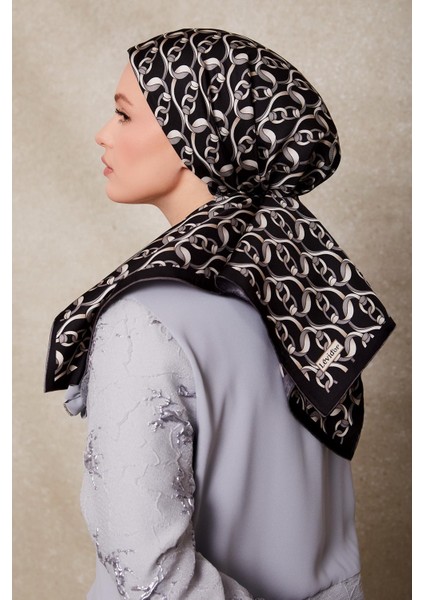 Siyah-Gri Zincirli Desenli Twill İpek Eşarp fiyatları