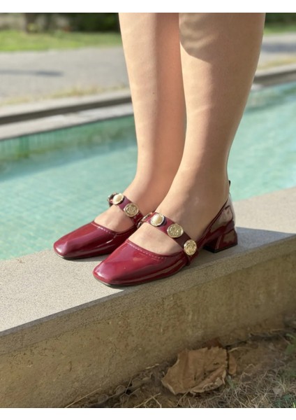 Gina Kadın Küt Burun Tokalı Ayakkabı Modern ve Şık Detaylı Büyük Numara