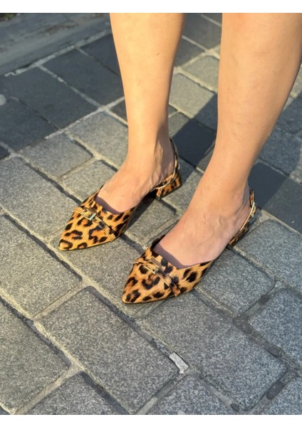 Luvera Tek Bantlı Sivri Burun Kadın Topuklu Ayakkabı Modern ve Rahat Büyük Numara fiyatları