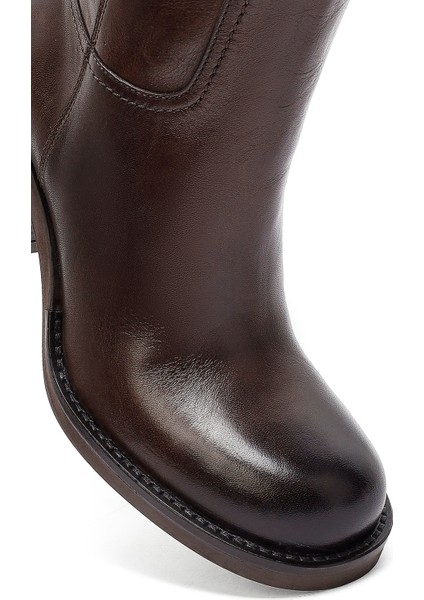 Kadın Kahverengi Fermuarlı Kalın Topuklu Deri Çizme 25WFD282118