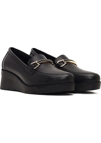 Kadın Siyah Tokalı Dolgu Topuklu Deri Comfort Loafer 25AFD154318 modelleri