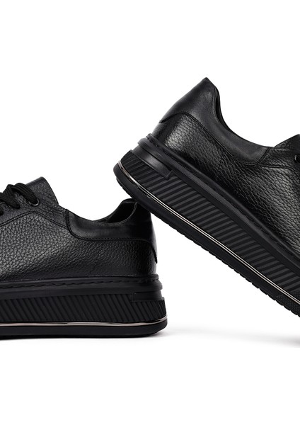 Erkek Siyah Bağcıklı Kalın Tabanlı Deri Sneaker 25WFD7601FT
