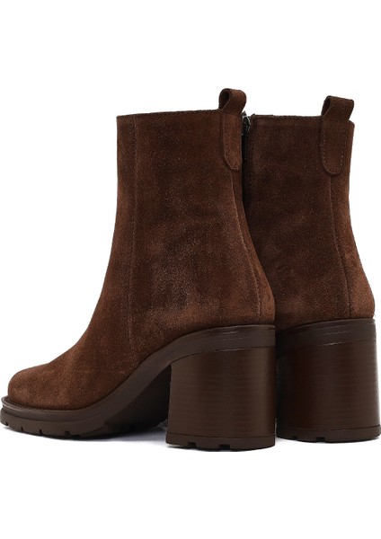 Kadın Kahverengi Fermuarlı Kalın Topuklu Süet Deri Bot 25WFD188410