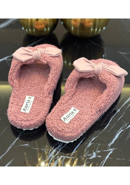 Kadın Fiyonklu Peluş Ev Terliği – Yumuşak Tabanlı, Sıcak Tutucu, Kışlık Rahat Model (Gül Kurusu) modelleri