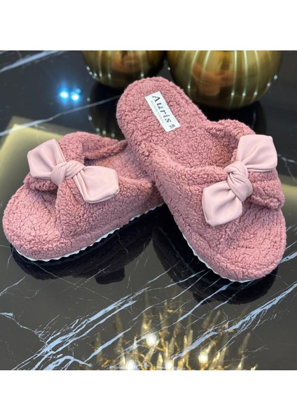 Kadın Fiyonklu Peluş Ev Terliği – Yumuşak Tabanlı, Sıcak Tutucu, Kışlık Rahat Model (Gül Kurusu) fırsatları