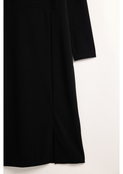 Büyük Beden Kare Yaka Yırtmaç Detaylı Toparlayıcı Elbise