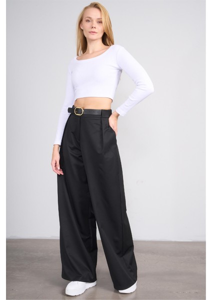 K26 627-06 Beyaz Kadın Kare Yaka Crop Sweat modelleri