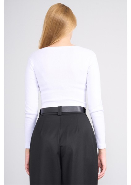 K26 627-06 Beyaz Kadın Kare Yaka Crop Sweat