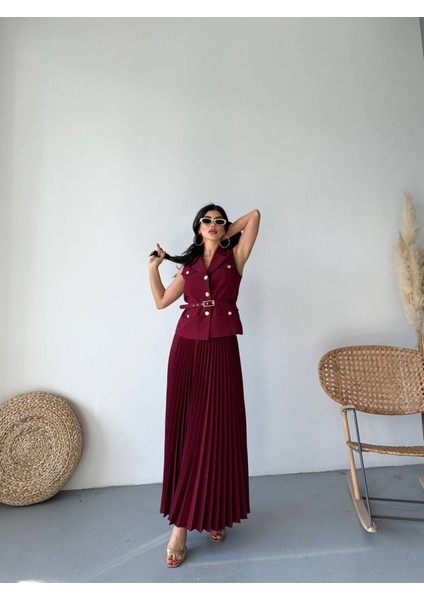 Kadın Kemerli Düğmeli Yelek Pileli Etek Takım Elbise