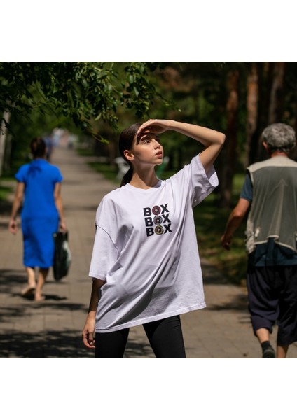 Box Box Box Oversize Tişört - Beyaz fiyatları