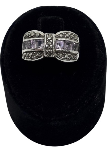 Markazit Çevrili Pembe Baget Taşlı Fiyonk Gümüş Kadın Yüzük