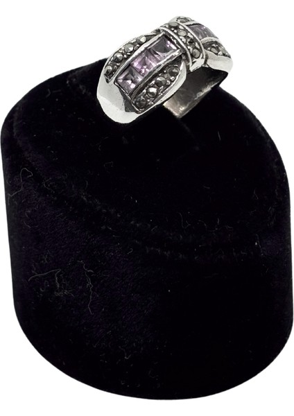 Markazit Çevrili Pembe Baget Taşlı Fiyonk Gümüş Kadın Yüzük fiyatları