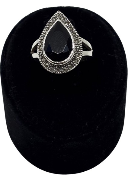 Markazit Işıltı Çevrili Damla Oniks Taşlı Gümüş Kadın Yüzük