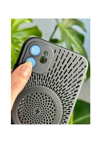 Go Aksesuar 11 ile Uyumlu Lensli Magsafe Özellikli Darbe Önleyici Koruyucu Kılıf fiyatları