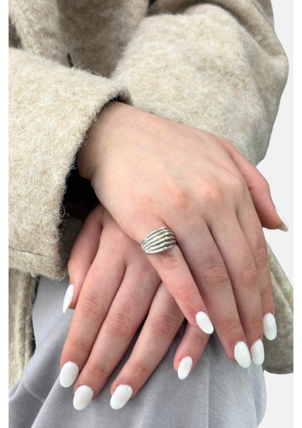 Taraz Modern Tasarım Gümüş Kadın Yüzük