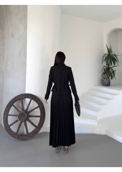 Kadın Kemerli Gold Düğmeli Premium Ceket Pileli Uzun Etek Takım Elbise