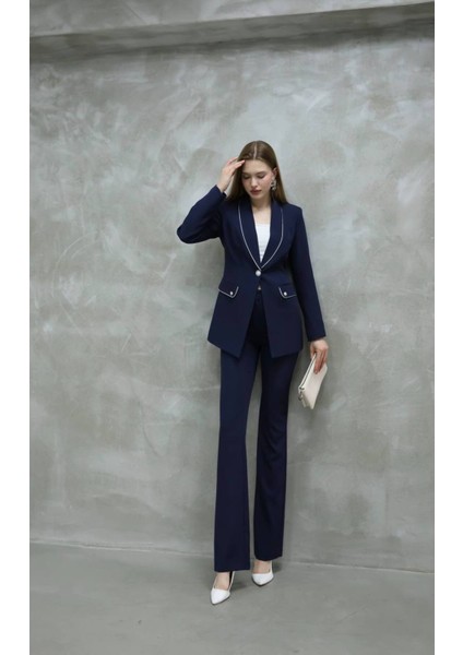 Kadın Yakası Taş Biyeli Düğme Detay Takım Elbise modelleri