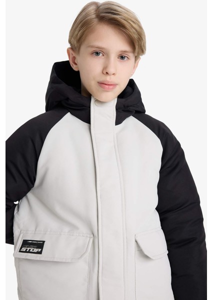 Erkek Çocuk Su İtici Kapüşonlu Polar Astarlı Parka E9386A825WN fırsatları
