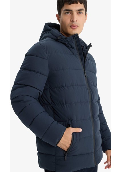 Su İtici Slim Fit Dar Kesim Astarlı Kapüşonlu Fermuarlı Cepli Dolgulu Mont R0216AZ25AU fırsatları
