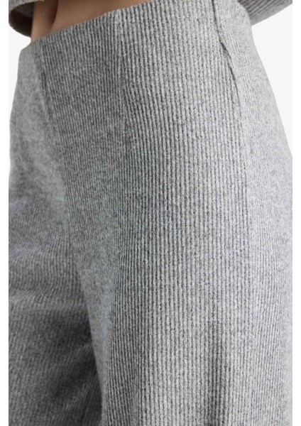 Beli Lastikli Flare Fit Geniş Paça Eşofman Altı F0991AX25WN indirimleri