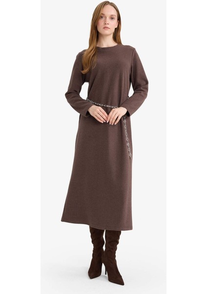 Regular Fit Bisiklet Yaka Uzun Kollu Kemerli Maxi Elbise G1885AX25WN fiyatları