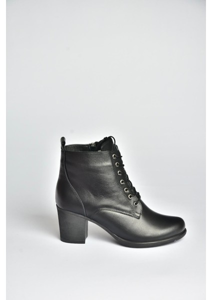 V468281603 Siyah Hakiki Deri Kalın Topuklu Bağcıklı Kadın Bot indirimleri