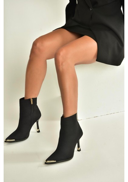 V820200504 Siyah Kumaş Ince Topuklu Sivri Burunlu Yarım Bot modelleri