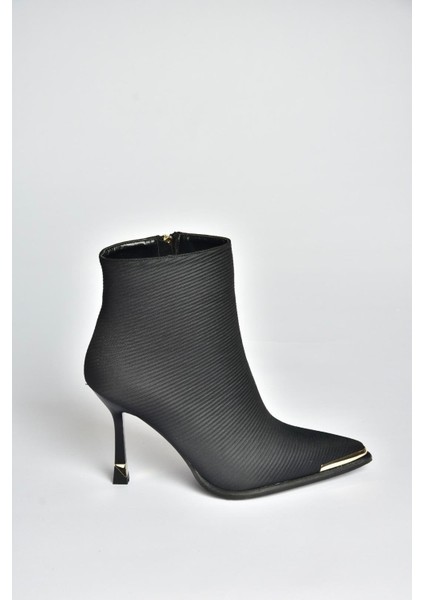 V820200504 Siyah Kumaş Ince Topuklu Sivri Burunlu Yarım Bot indirimleri