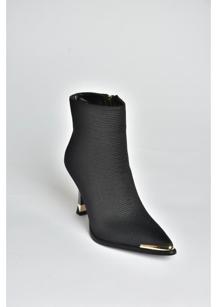 V820200504 Siyah Kumaş Ince Topuklu Sivri Burunlu Yarım Bot