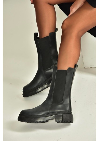 V652649009 Siyah Lastik Detaylı Kalın Tabanlı Kadın Bot