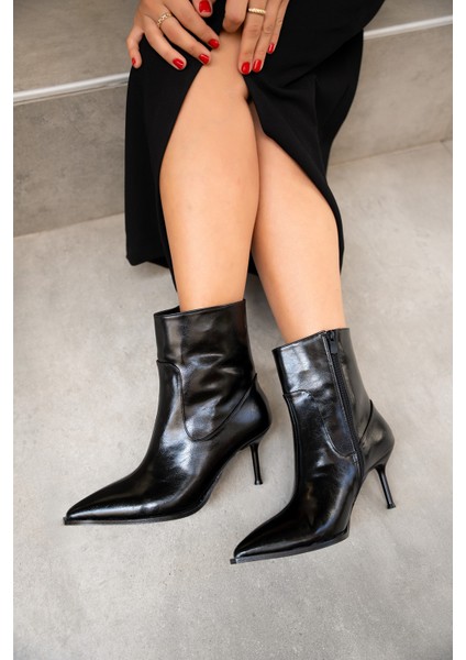 Miyo Siyah Deri Sivri Burunlu Topuklu Bot fırsatları