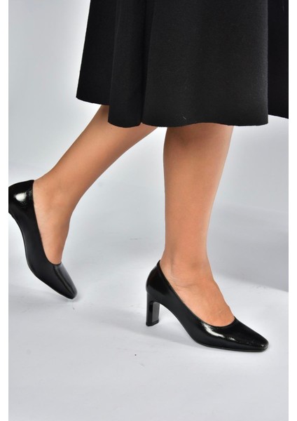 V820522760 Siyah Rustik Kalın Topuklu Kadın Ayakkabı