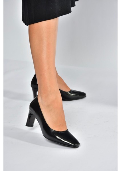 V820522760 Siyah Rustik Kalın Topuklu Kadın Ayakkabı fırsatları