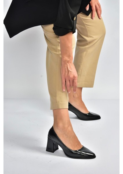 V676680060 Siyah Rustik Kalın Topuklu Kadın Ayakkabı