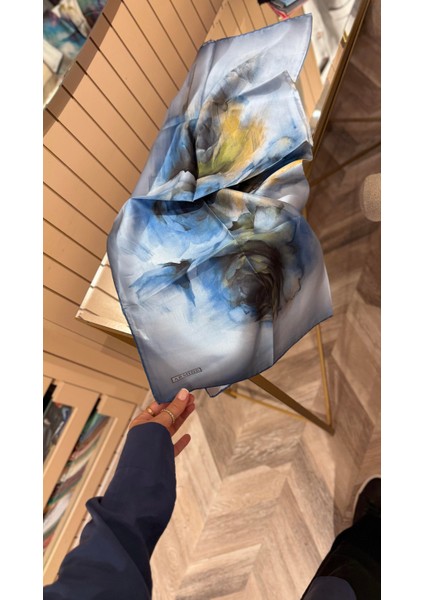 2025 Desenli Saf Ipek Twill Eşarp 9426-02 fiyatları