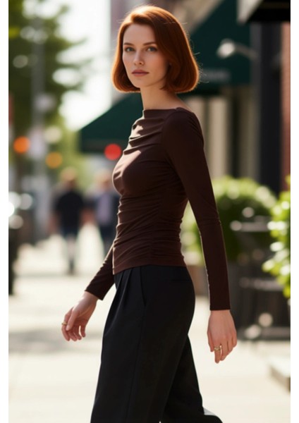 Kadın Moda Şık Üst Giyim Regular Kayık Yaka Slim Kalıp Örme Drapeli Vücuda Oturan Esnek Bluz fırsatları