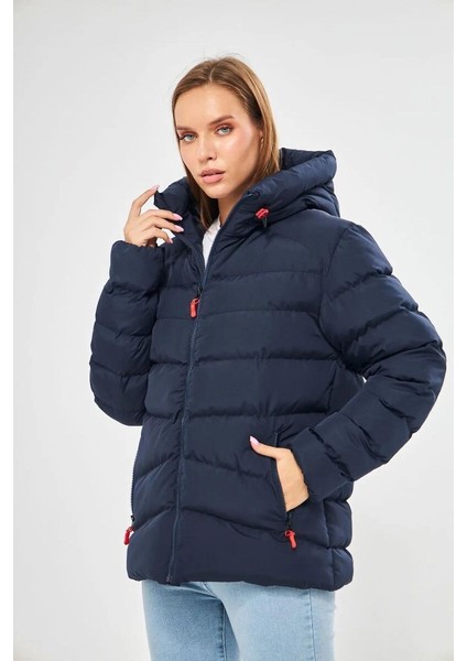 İçi Astarlı Su ve Rüzgar Geçirmez Cepli Kapüşonlu Kadın Mont fiyatları