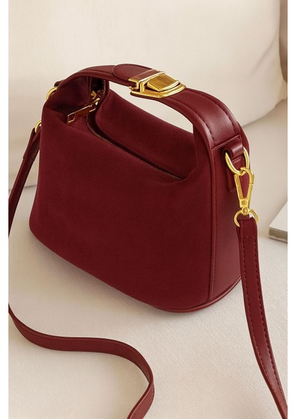 Lüks Süet Deri Detaylı Altın Aksesuarlı Omuz ve Çapraz Çanta