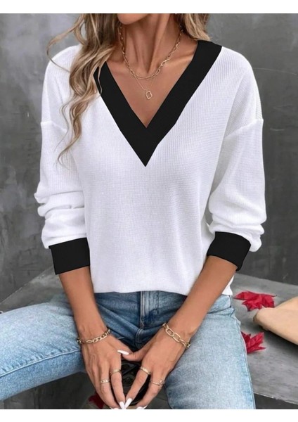 Kadın V Yaka Kontrast Biye Detaylı Bluz | Beyaz Uzun Kol Fitilli Pamuklu Salaş Kesim Sweatshirt