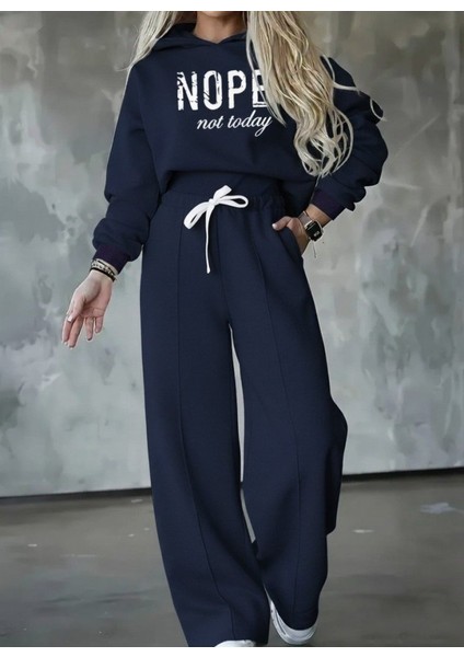 Kadın Baskılı Kapüşonlu Sweatshirt ve Geniş Paça Pantolon İkili Takım Lacivert Basic Eşofman Takımı