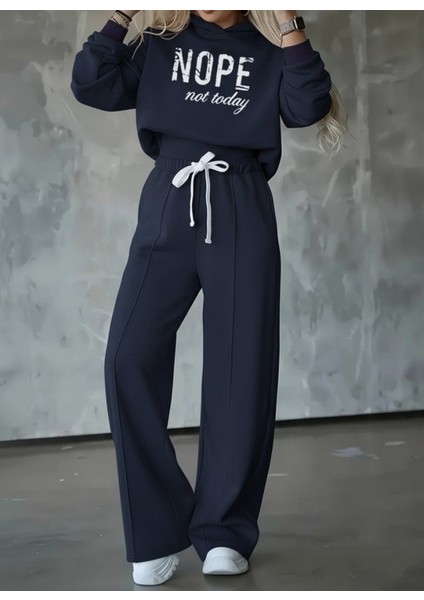 Kadın Baskılı Kapüşonlu Sweatshirt ve Geniş Paça Pantolon İkili Takım Lacivert Basic Eşofman Takımı fırsatları