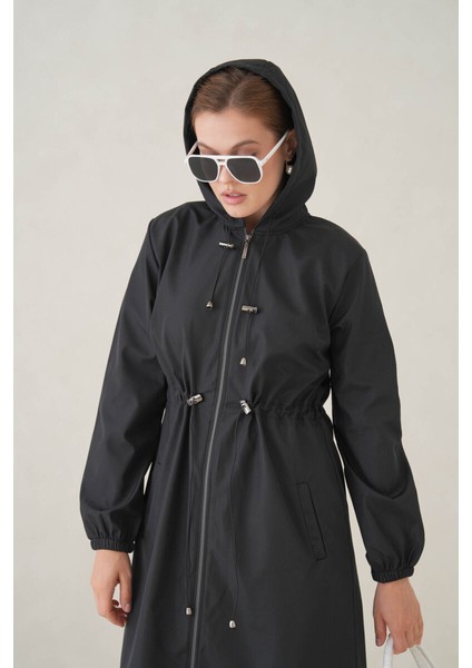 Su Geçirmez Kapüşonlu Fermuarlı Sık Dokuma Kadın Trençkot