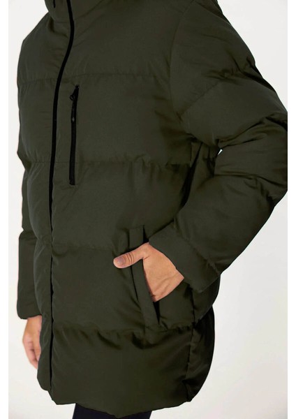 İçi Astarlı Su ve Rüzgar Geçirmez Cepli Kapüşonlu Kadın Mont modelleri